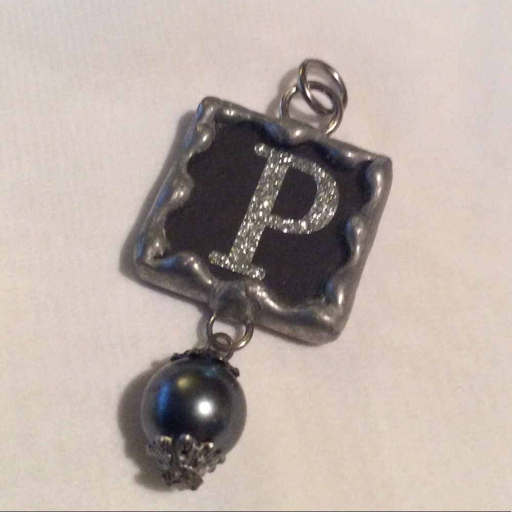 Silver Tone ‘P’ With Hanging Bead Pendent